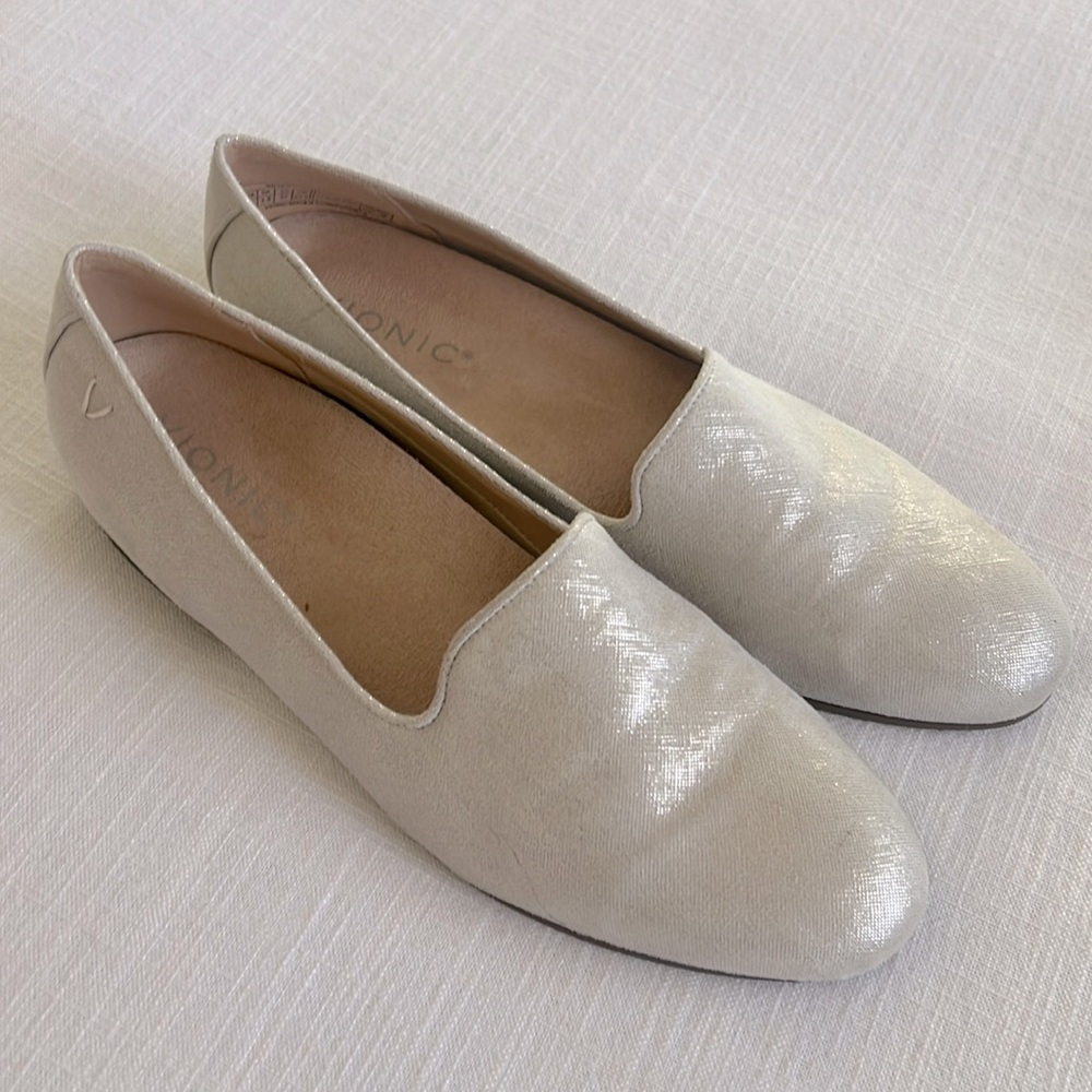 Vionic flats